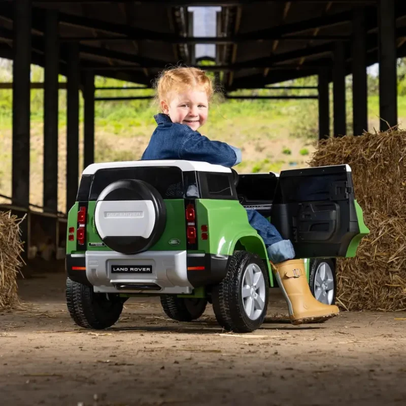 Land Rover Defender Ride-On Car Green in Qatar (2)