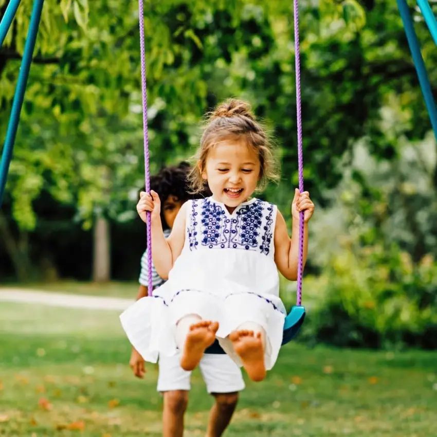 Plum 2-in-1 Metal Swing Set in Qatar (6)