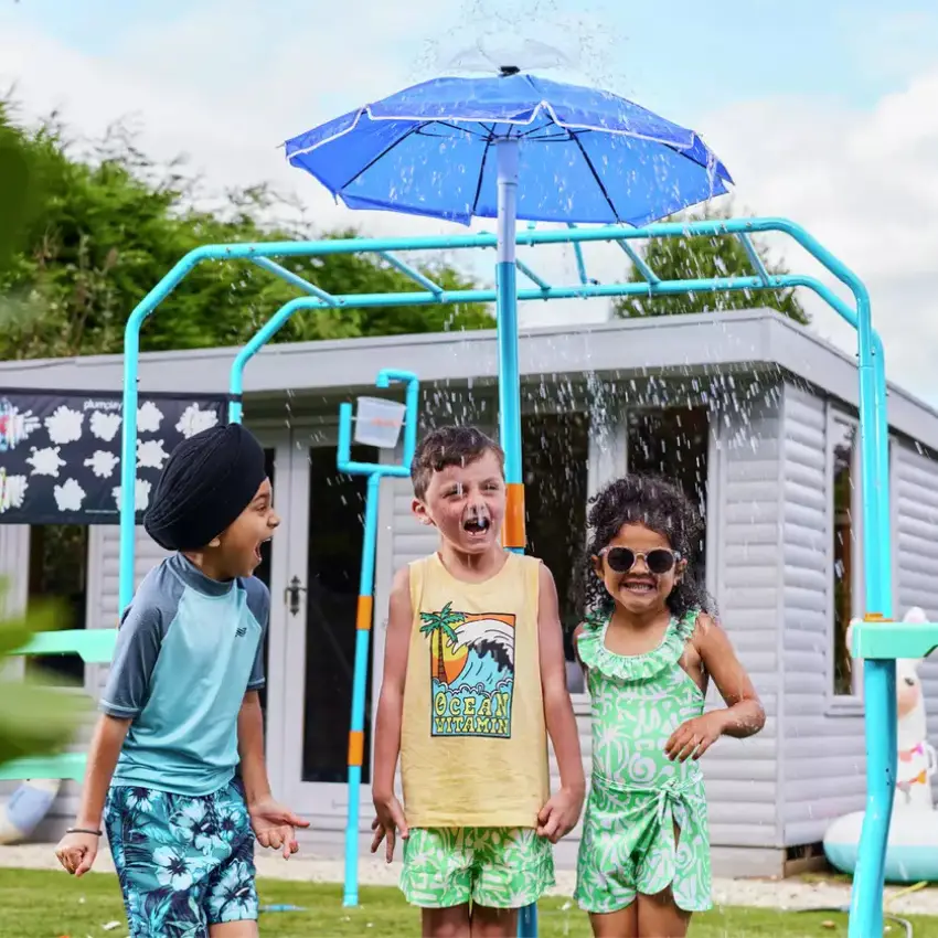 Plum Water Park Umbrella Fountain in Qatar (4)