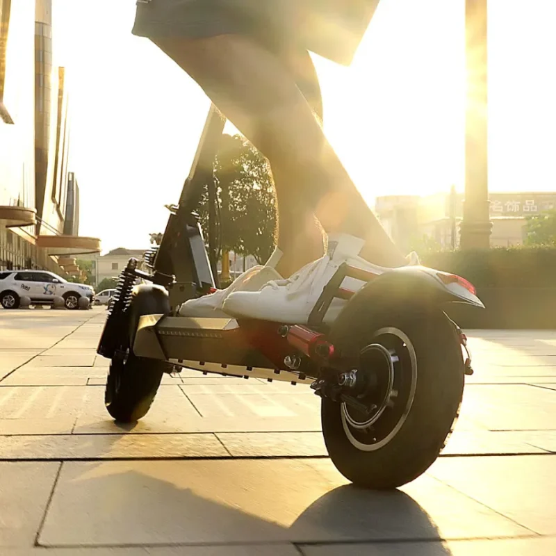 KuKirin M4 Pro Electric Scooter in Qatar (4)